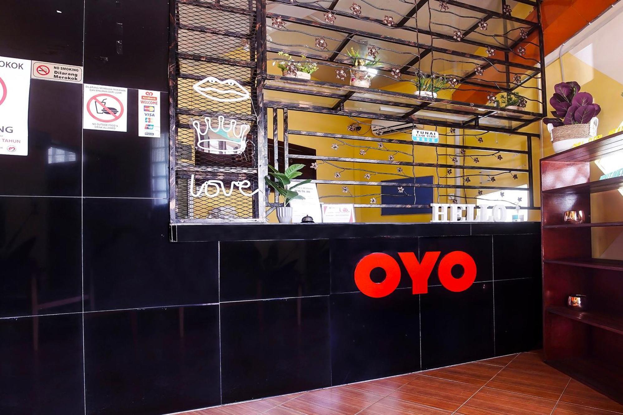 OYO 90516 Hotel Night Queen salak Tinggi Sepang Bagian luar foto
