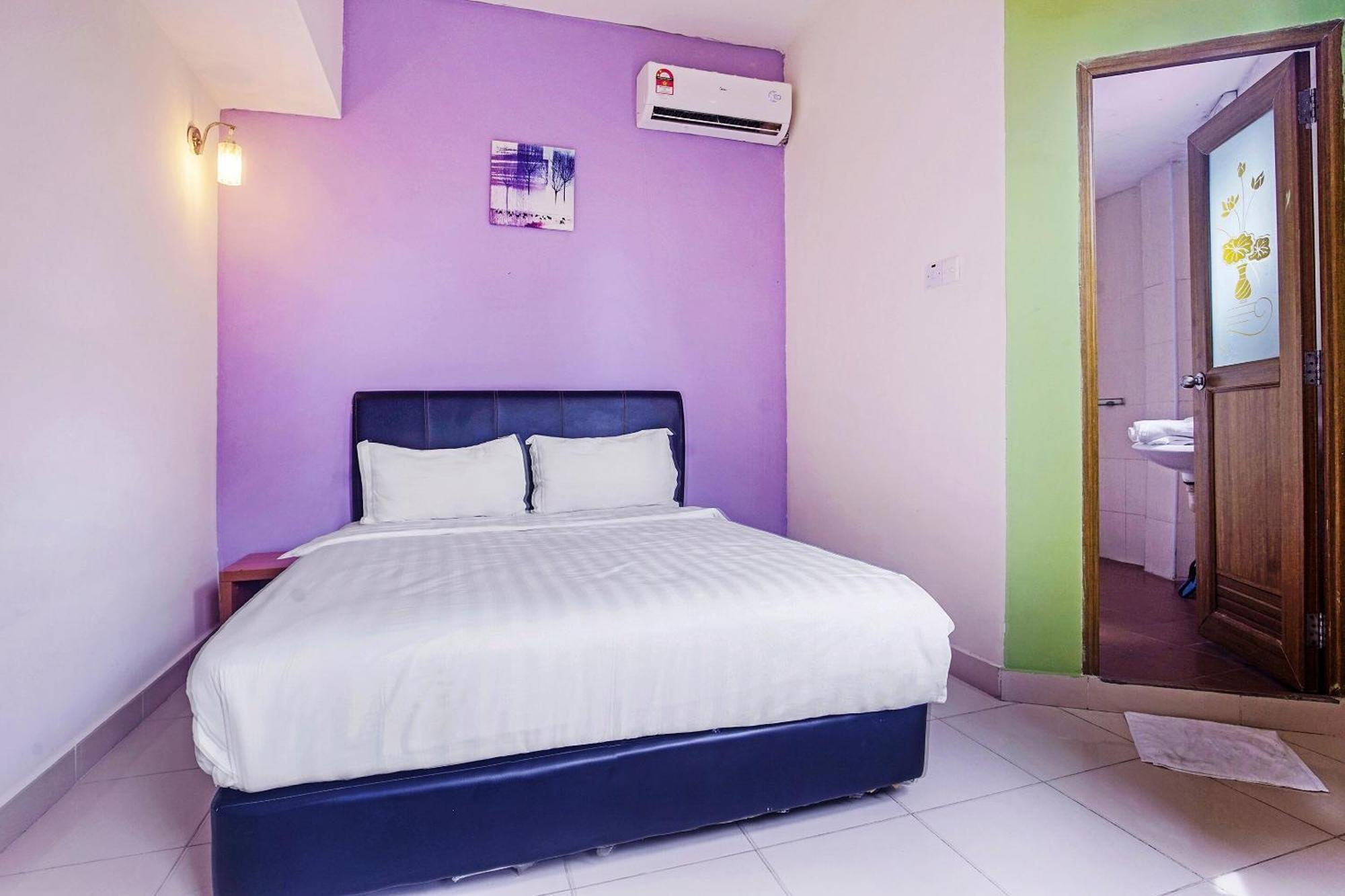 OYO 90516 Hotel Night Queen salak Tinggi Sepang Bagian luar foto