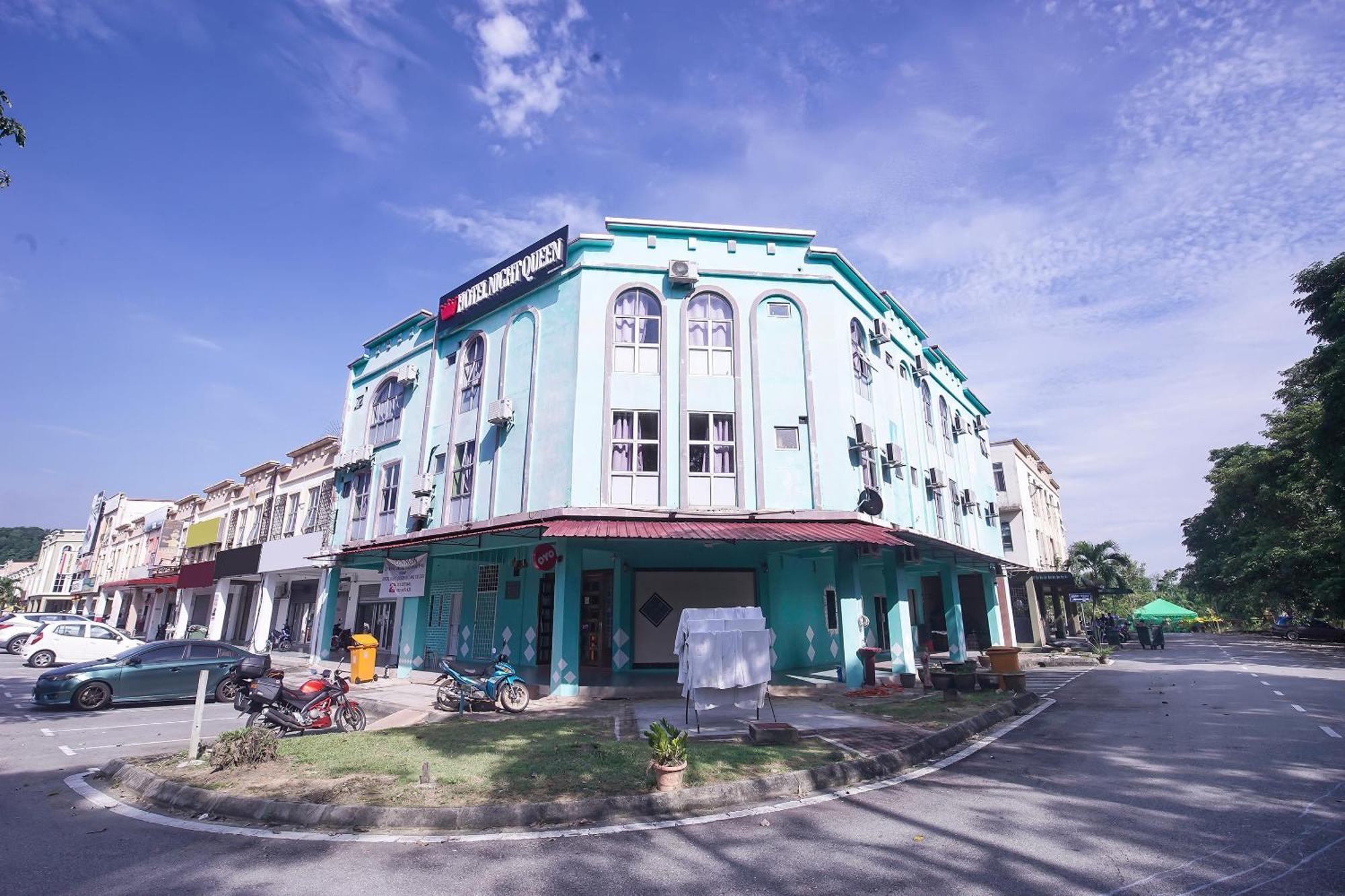 OYO 90516 Hotel Night Queen salak Tinggi Sepang Bagian luar foto